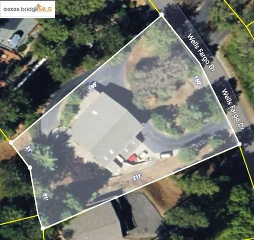 13166 Wells Fargo Dr., Groveland, CA 95321