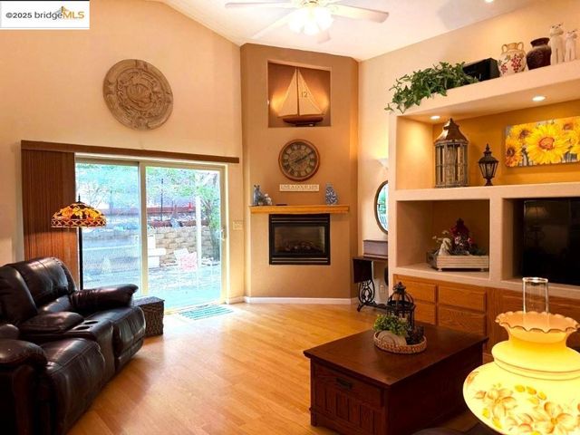 13166 Wells Fargo Dr., Groveland, CA 95321