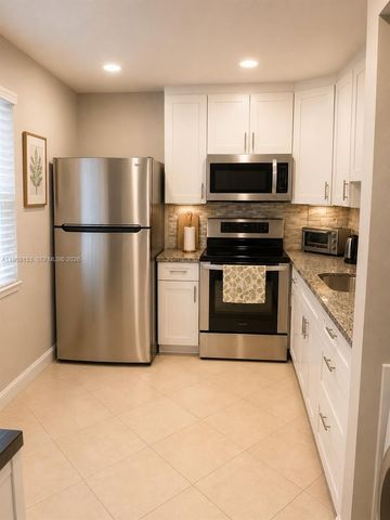 3940 Inverrary Boulevard 808A, Lauderhill, FL 33319