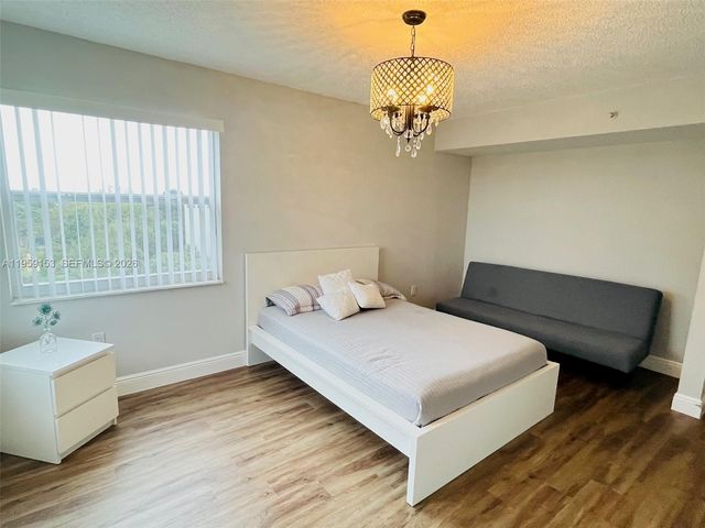 3940 Inverrary Boulevard 808A, Lauderhill, FL 33319