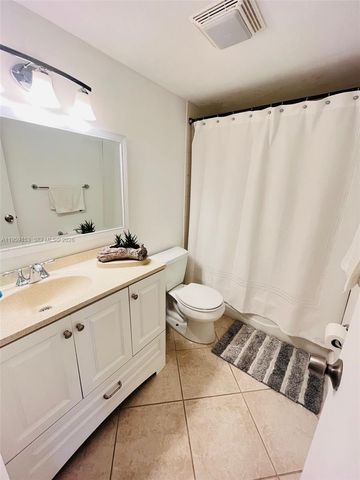 3940 Inverrary Boulevard 808A, Lauderhill, FL 33319