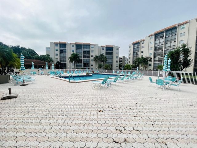 3940 Inverrary Boulevard 808A, Lauderhill, FL 33319