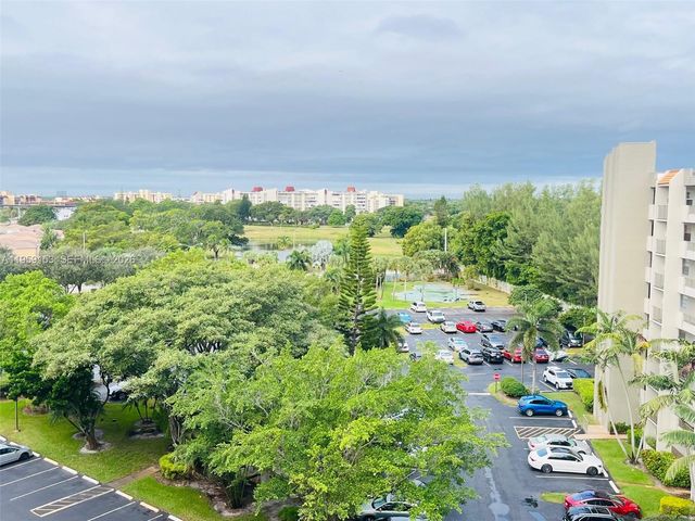 3940 Inverrary Boulevard 808A, Lauderhill, FL 33319
