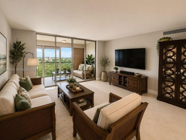 3940 Inverrary Boulevard 808A, Lauderhill, FL 33319