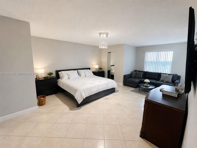 3940 Inverrary Boulevard 808A, Lauderhill, FL 33319