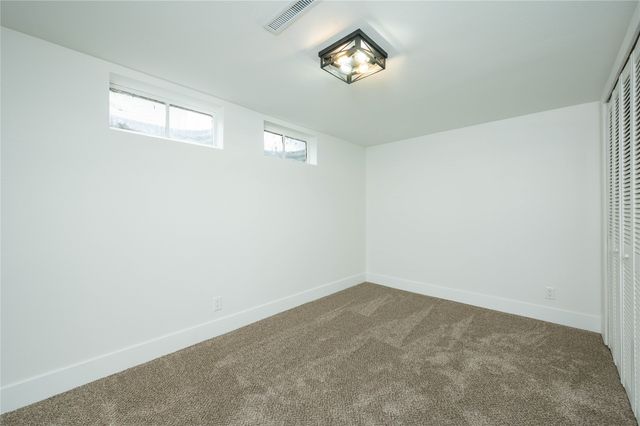 3900 Crestwood Road, Des Moines, IA 50310