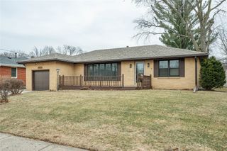 3900 Crestwood Road, Des Moines, IA 50310