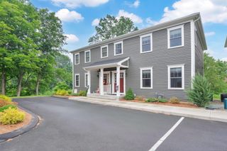 204 Mountain Road APT F, Suffield, CT 06078
