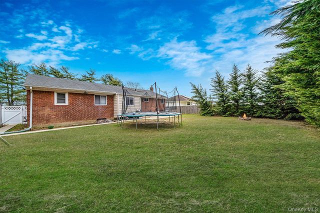 14 Burlington Avenue, Deer Park, NY 11729
