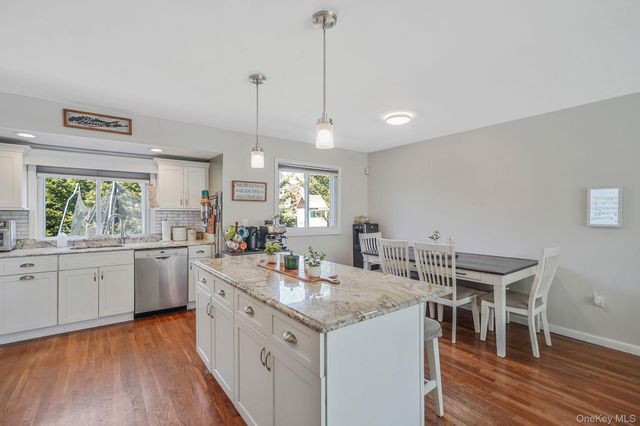 14 Burlington Avenue, Deer Park, NY 11729
