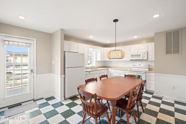 262 Evergreen Drive, Bayville, NJ 08721