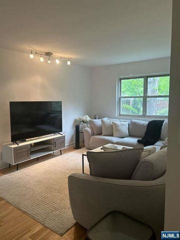1480 Terrace 4, Teaneck, NJ 07666