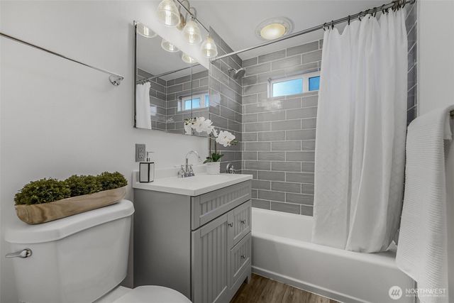 627 SW 305th Street, Federal Way, WA 98023