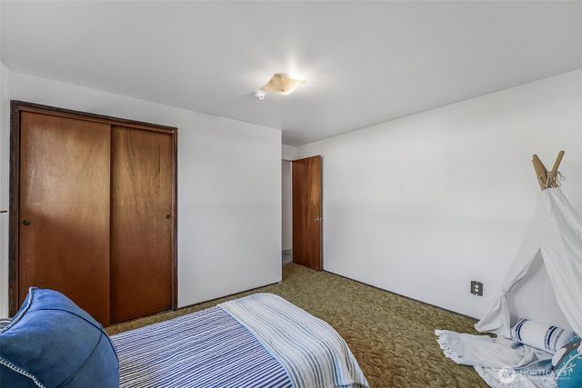 627 SW 305th Street, Federal Way, WA 98023