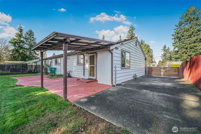 627 SW 305th Street, Federal Way, WA 98023