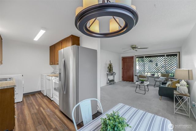 627 SW 305th Street, Federal Way, WA 98023