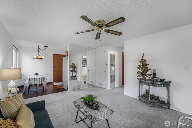 627 SW 305th Street, Federal Way, WA 98023