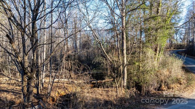 74 W Court Cemetery Road, Marion, NC 28752