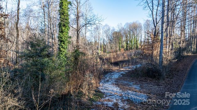 74 W Court Cemetery Road, Marion, NC 28752