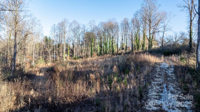 74 W Court Cemetery Road, Marion, NC 28752