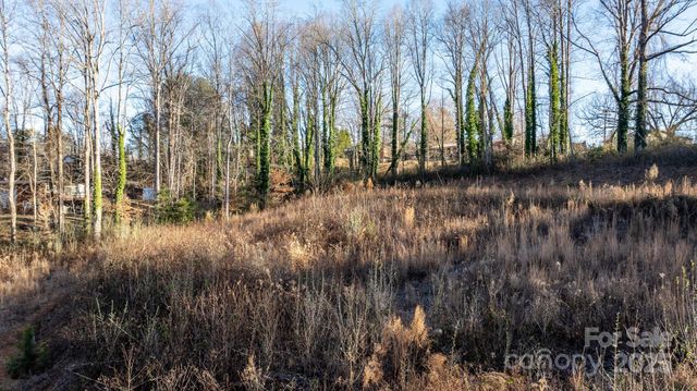 74 W Court Cemetery Road, Marion, NC 28752