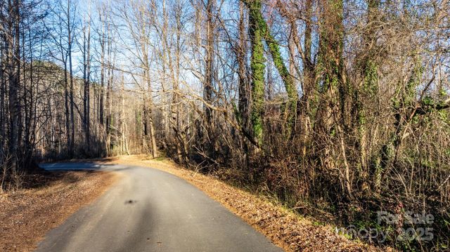 74 W Court Cemetery Road, Marion, NC 28752