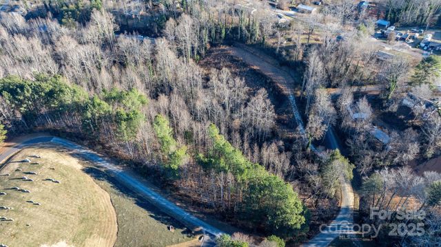 74 W Court Cemetery Road, Marion, NC 28752