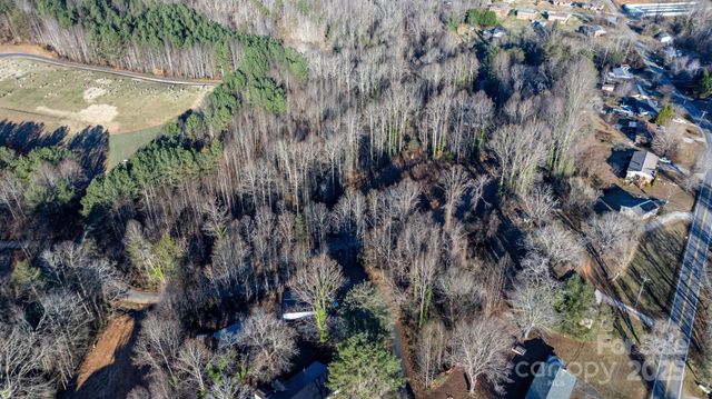 74 W Court Cemetery Road, Marion, NC 28752