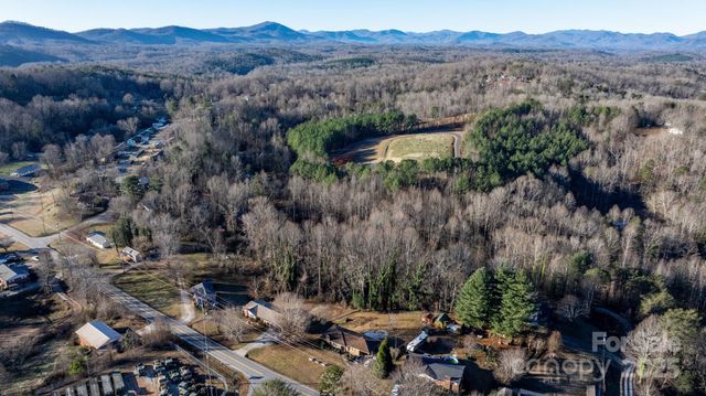 74 W Court Cemetery Road, Marion, NC 28752