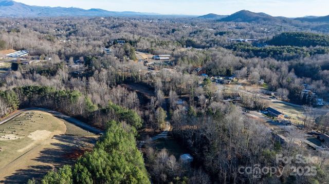 74 W Court Cemetery Road, Marion, NC 28752