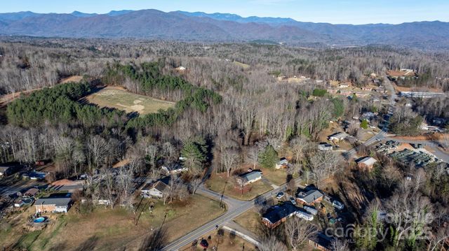 74 W Court Cemetery Road, Marion, NC 28752