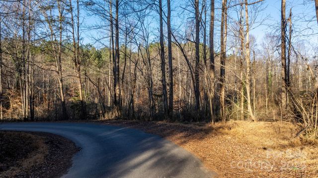 74 W Court Cemetery Road, Marion, NC 28752