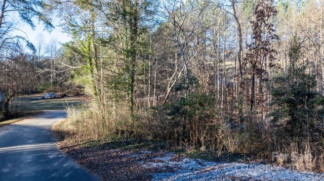 74 W Court Cemetery Road, Marion, NC 28752