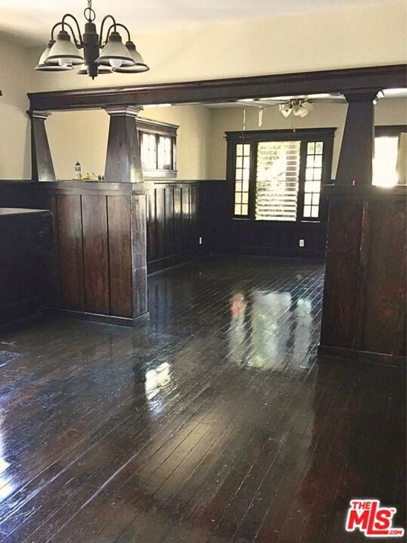 Image 4 of property listing at 1228 S Catalina Street, Los Angeles, CA 90006