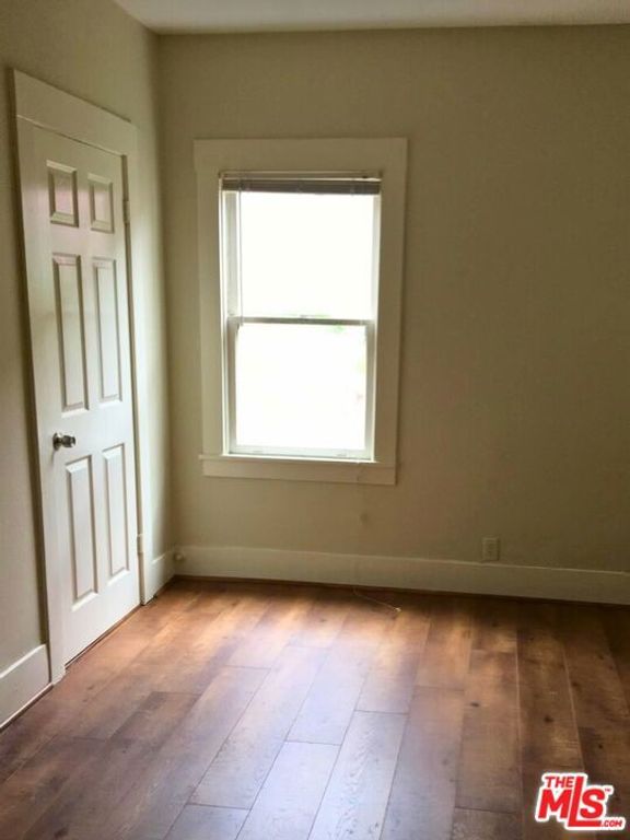 Image 9 of property listing at 1228 S Catalina Street, Los Angeles, CA 90006