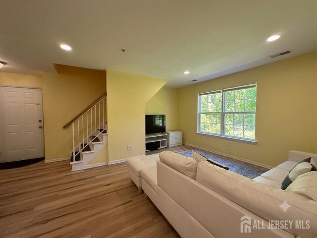 263 Prestwick Way, Edison, NJ 08820