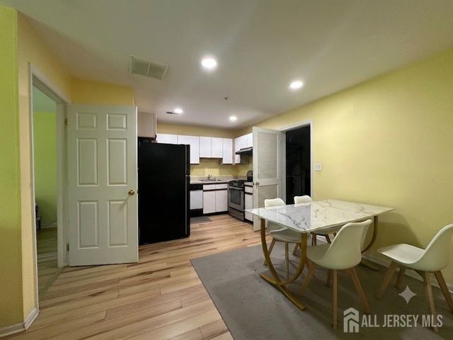 263 Prestwick Way, Edison, NJ 08820