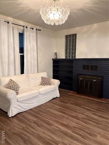 9157 E Milton Avenue, Overland, MO 63114