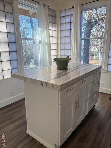 9157 E Milton Avenue, Overland, MO 63114