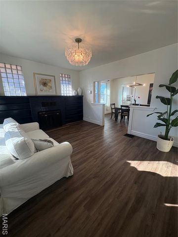 9157 E Milton Avenue, Overland, MO 63114