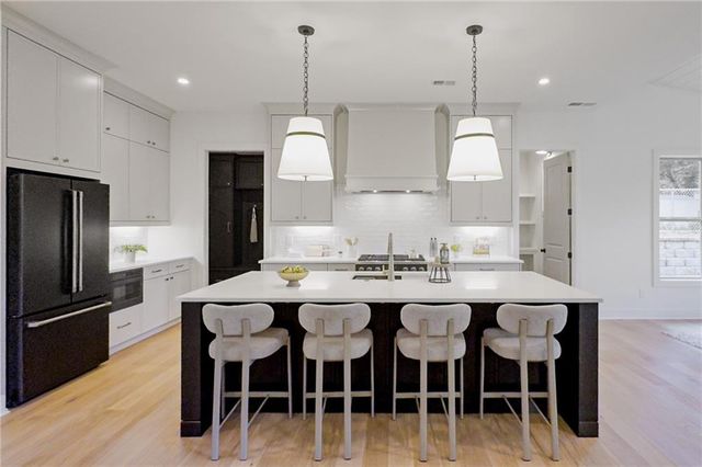 2471 Edwards Drive, Atlanta, GA 30318