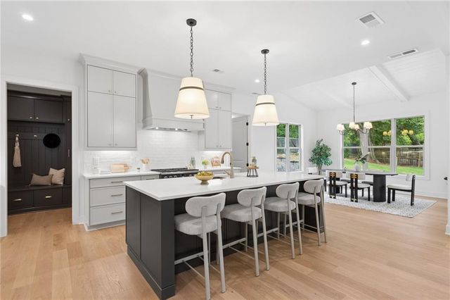 2471 Edwards Drive, Atlanta, GA 30318
