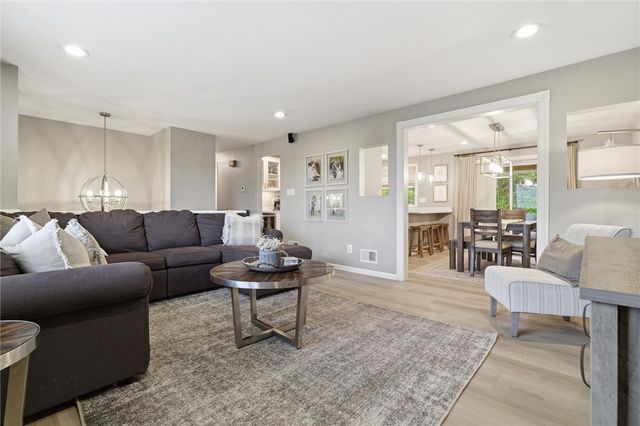 4030 Benden Circle, Murrysville, PA 15668