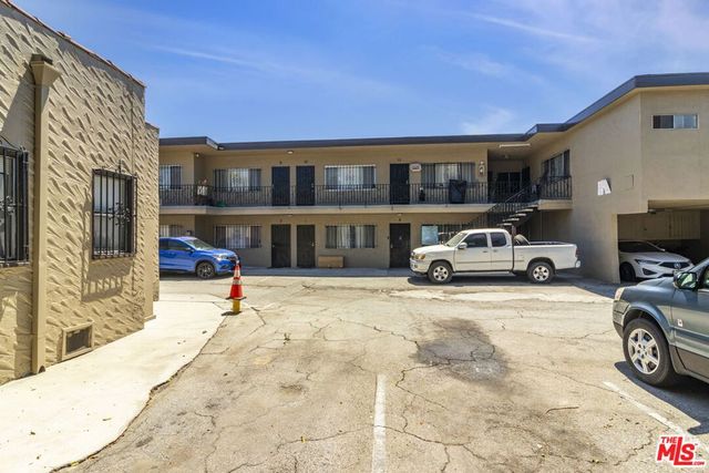 820 -824 W 95th Street, Los Angeles, CA 90044