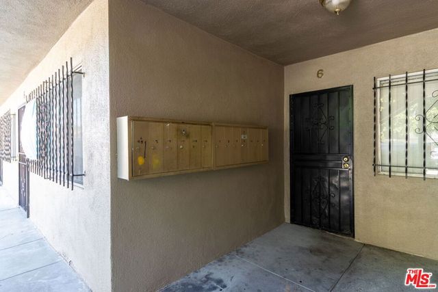 820 -824 W 95th Street, Los Angeles, CA 90044