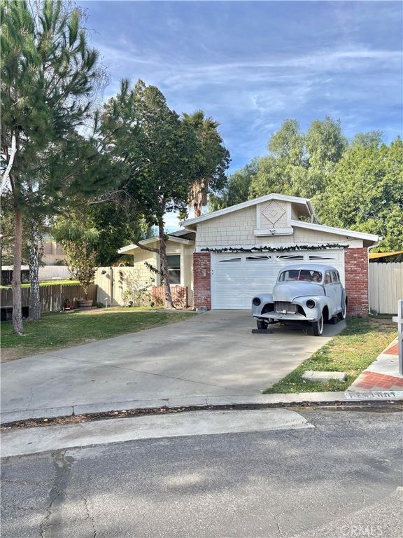 27635 Peridot Way, Castaic, CA 91384