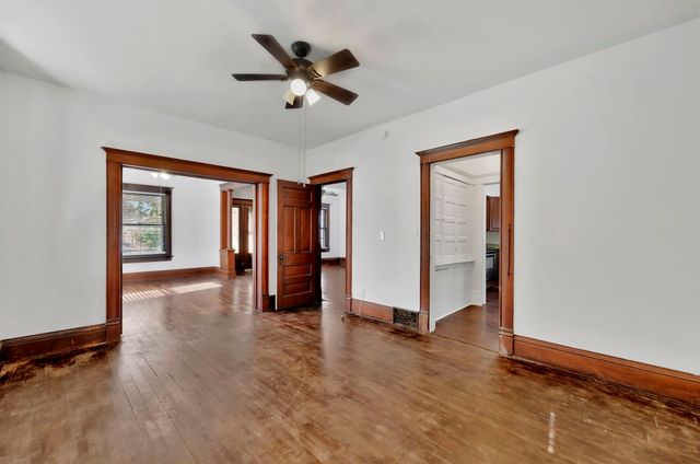 904 S Water St, Wichita, KS 67213