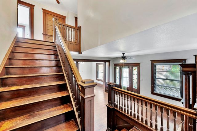 904 S Water St, Wichita, KS 67213