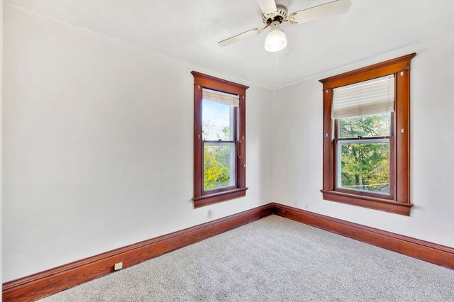 904 S Water St, Wichita, KS 67213