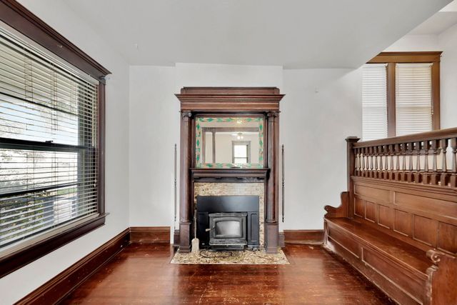 904 S Water St, Wichita, KS 67213